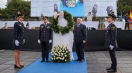 Paiporta condecora a la ciudadanía y a 900 policías de toda España por su ayuda en la dana