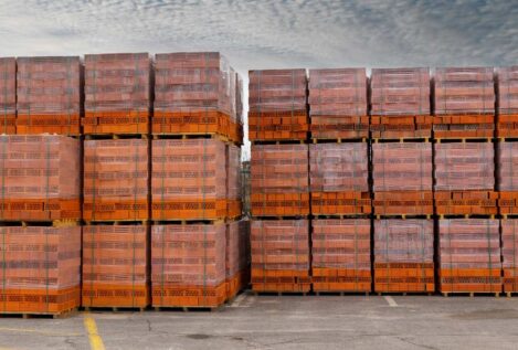 La industria planta cara a Bruselas y alerta de los riesgos de eliminar embalajes plásticos