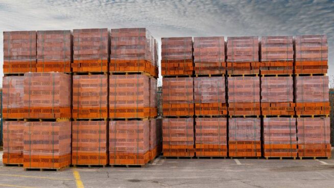 La industria planta cara a Bruselas y alerta de los riesgos de eliminar embalajes plásticos