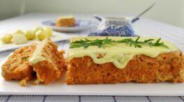 Pastel de pescado azul: con gallineta y salsa holandesa como ingredientes principales