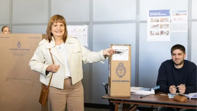 Bullrich presenta a Milei su renuncia como ministra de Seguridad Nacional