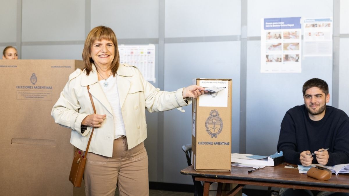 Bullrich presenta a Milei su renuncia como ministra de Seguridad Nacional