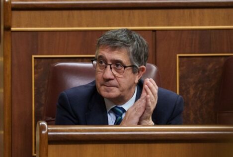 Patxi López, las encapuchadas y los encapuchados