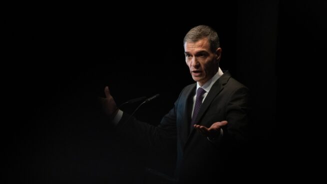 Pedro Sánchez, solo en casa