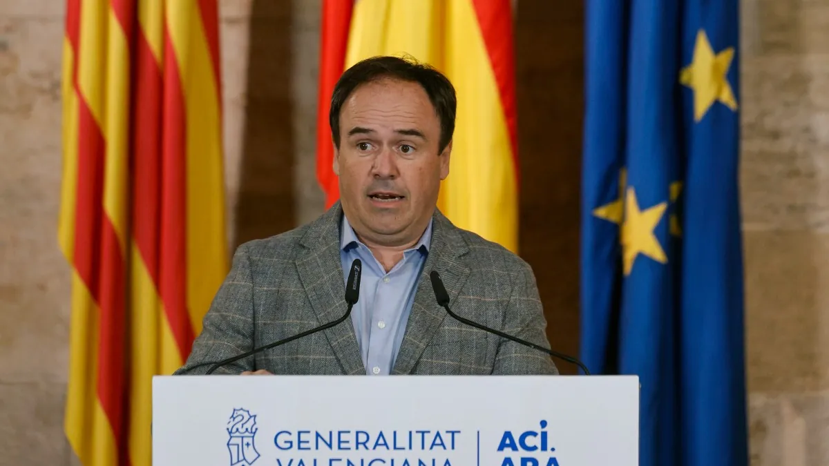 Pérez Llorca rompe con el modelo reducido de Mazón y añade dos consejerías al Gobierno