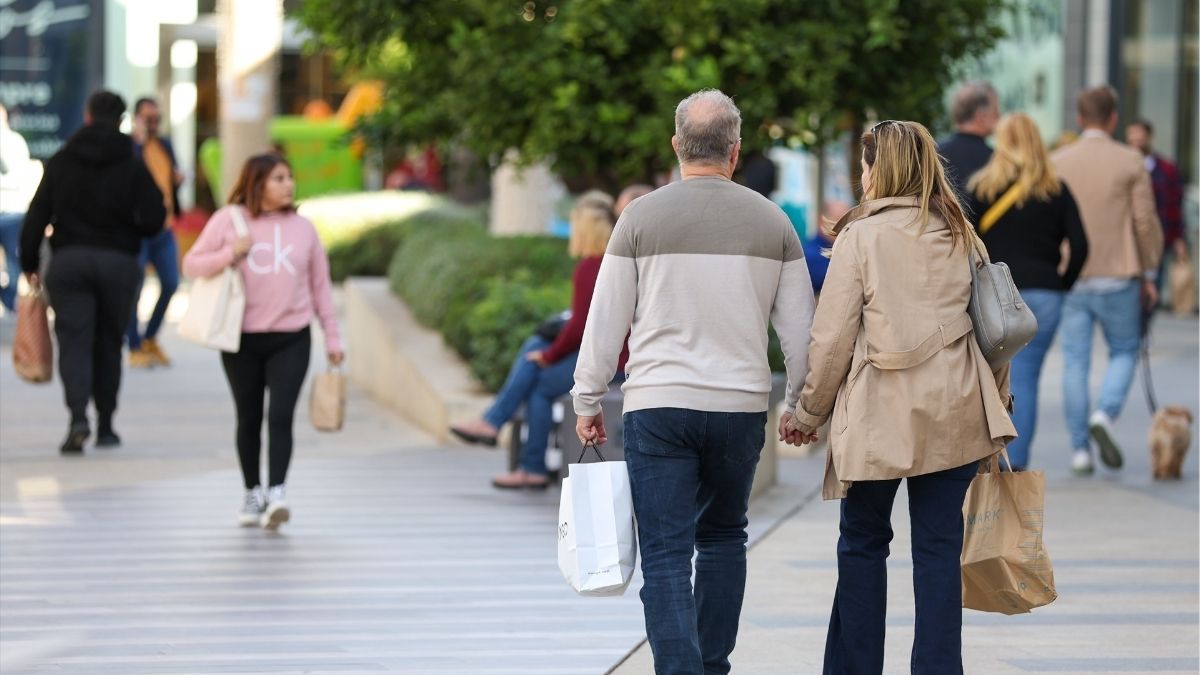 El comercio minorista moderó el avance de sus ventas al 3,7% en noviembre