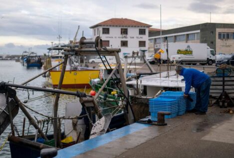 Bruselas pide reducir un 70% la pesca en el Mediterráneo: golpe a la gamba roja y la cigala
