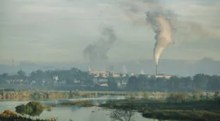 Adiós al humo: las industrias que están reinventándose para cambiar el futuro