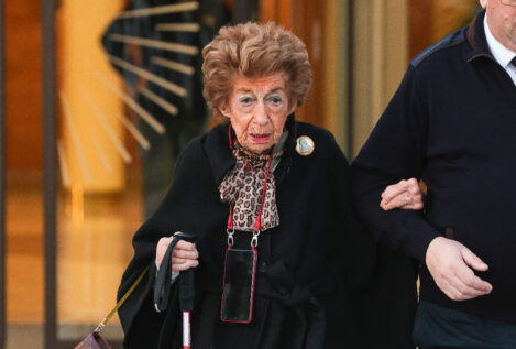 El ambiente en el que se mueve Piru, la ‘abuela política’ de Almeida y más moderna de la jet set