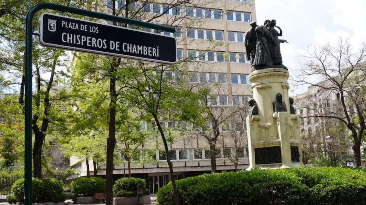 Calle Fuencarral, sábado, las seis de la mañana