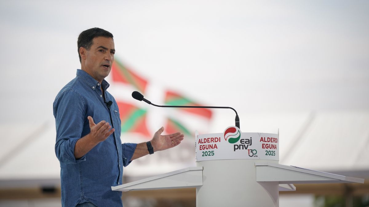 El PNV ganaría las elecciones con 29 escaños, dos más que Bildu, según el CIS vasco