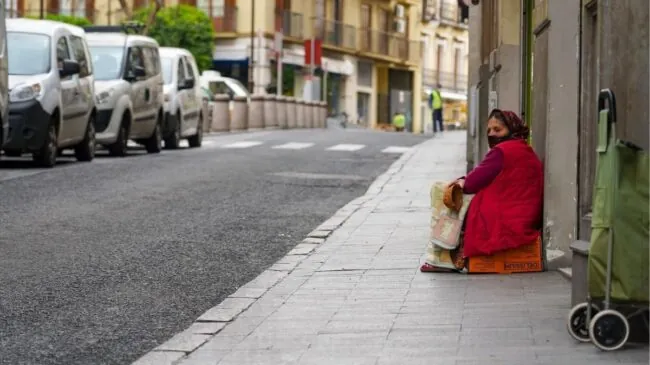 Crece la desigualdad en España: 1,7 millones de pobres más y 35.000 millonarios desde 2018