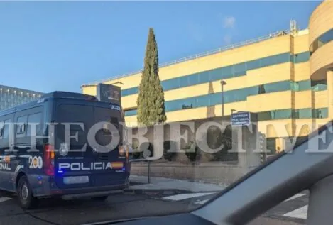 La Policía registra la sede de la aerolínea Plus Ultra, que fue rescatada en 2021 por la SEPI