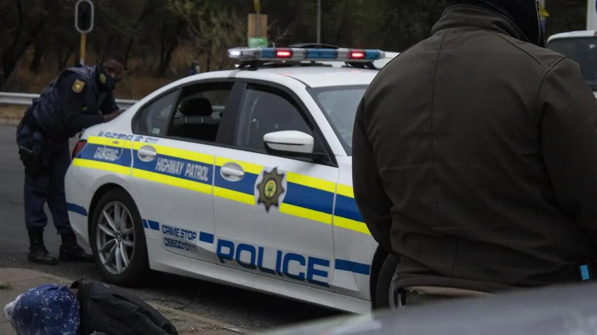 Al menos nueve muertos y diez heridos en un tiroteo en un bar de Sudáfrica