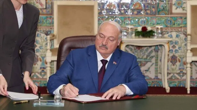 Bielorrusia indulta a 123 presos políticos tras la retirada de sanciones por orden de Trump