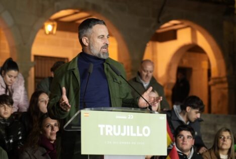 Abascal pide a Feijóo y Page que «demuestren» su no a Sánchez en una moción de censura