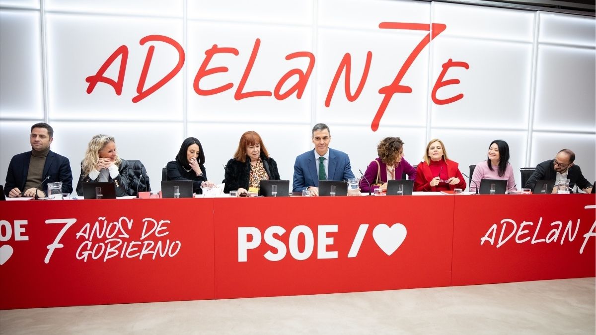 Malestar en el PSOE por la reacción de Ferraz a la debacle en Extremadura: «Es una torpeza»