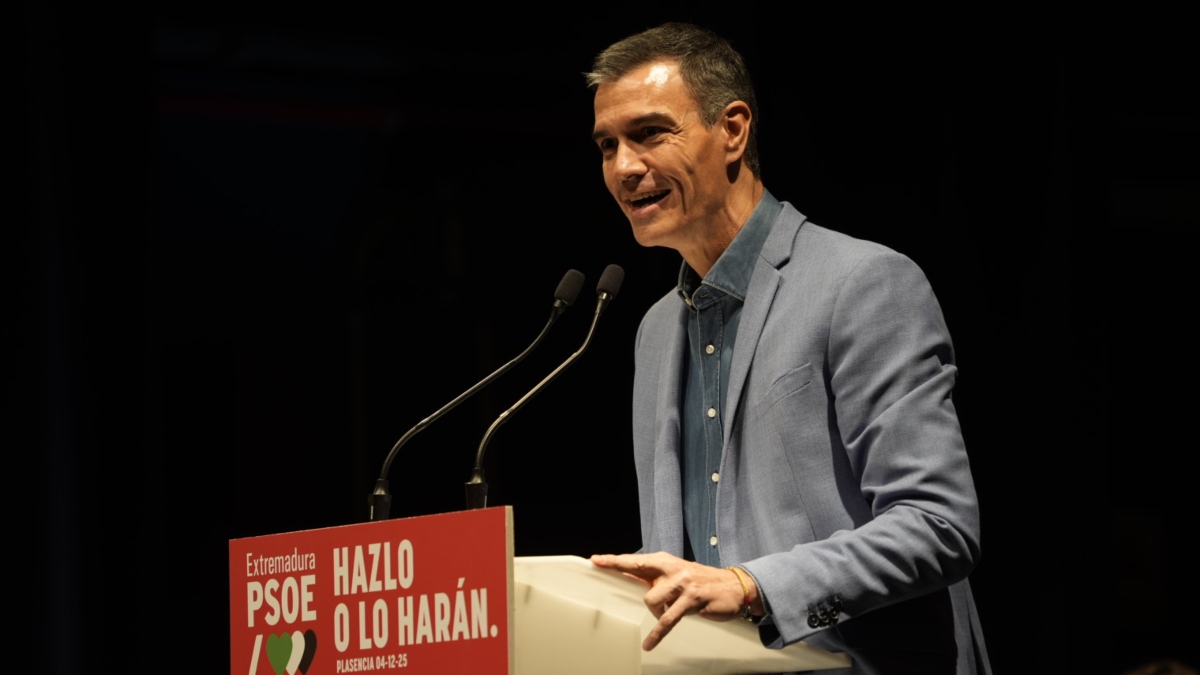 Sánchez llama a votar el proyecto del PSOE en Extremadura: «más derechas o más derechos»