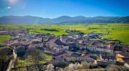 El pueblo más bonito de España, a 30 minutos de Vitoria y con experiencia gastronómica en un monasterio