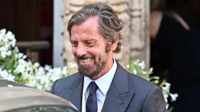 Dos bodas, cuatro hijos y varias novias: así ha sido la vida personal de Quique Sánchez Flores