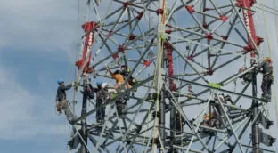 VÍDEO | Ultimátum empresarial: industria y empleo caerán si no se invierte más en red eléctrico