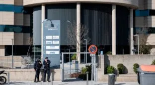 300 empleados de Plus Ultra se quedan sin cena de Navidad