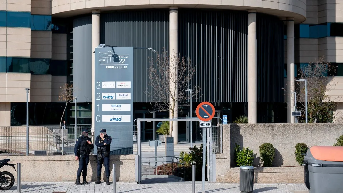 300 empleados de Plus Ultra se quedan sin cena de Navidad