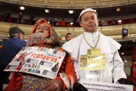 Los rituales más famosos de los españoles cuando compran un décimo de lotería