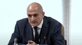 La UCM suspende tres meses de empleo y sueldo al codirector de la cátedra de Gómez