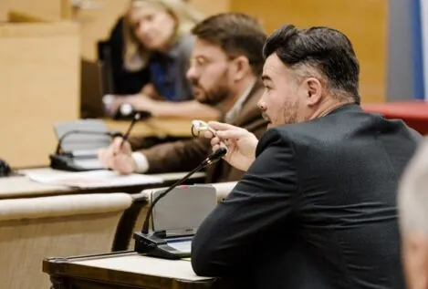 Piden citar a Gabriel Rufián en la causa de la dana por la cuerda que mostró en el Congreso