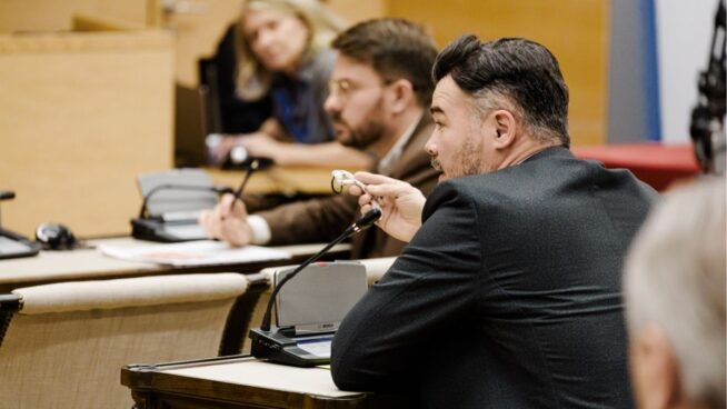 Piden citar a Gabriel Rufián en la causa de la dana por la cuerda que mostró en el Congreso