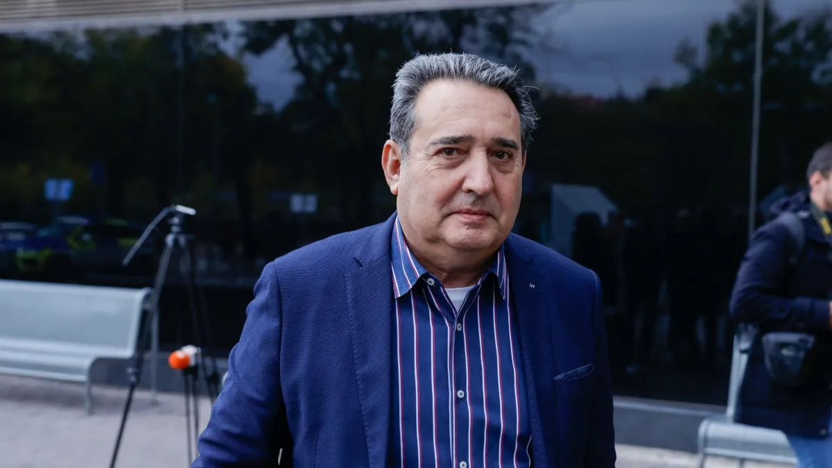 El exalcalde de Sabadell, Manuel Bustos, acepta seis meses de cárcel por malversación