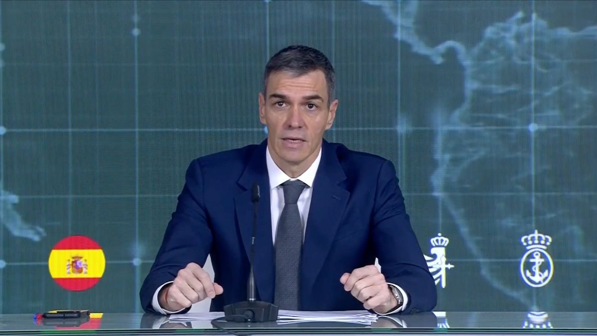 Sánchez, a los militares: «Sois la mejor versión de España y ejemplo de entrega y solidaridad»