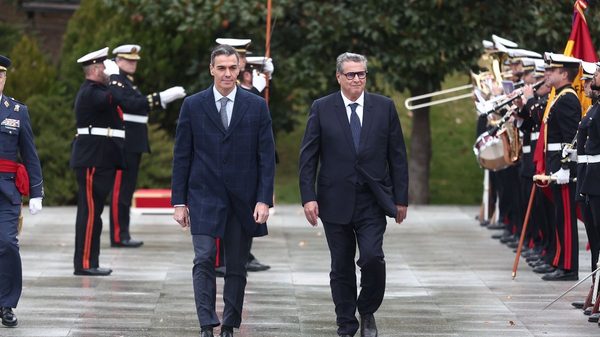 Asociaciones de prensa tildan de «inaceptable» que Sánchez no comparezca tras la cumbre con Marruecos