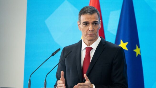 Sánchez califica de «error histórico» que la UE permita coches de combustión tras 2035