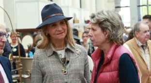 Simoneta, la prima más discreta y solidaria del Rey que vive entre lujo y artesanía en Madrid
