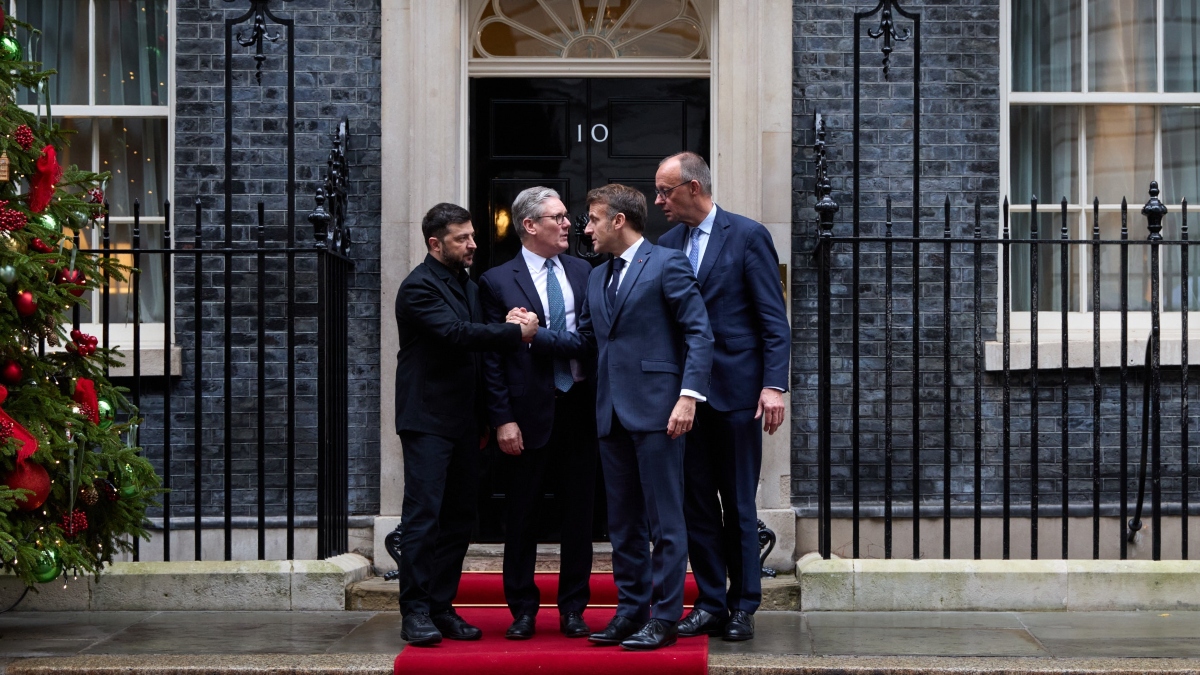 Macron, Starmer y Merz abordan con Trump los esfuerzos para un acuerdo de paz en Ucrania