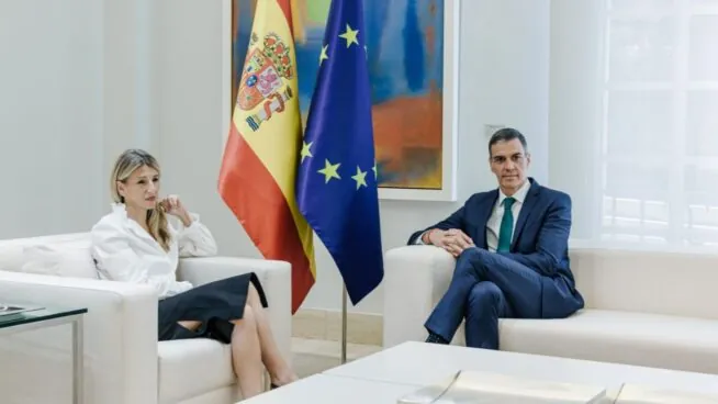 Sumar califica de útil la reunión entre Sánchez y Díaz, que insistió en la gravedad del momento