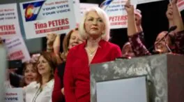 Trump intenta indultar a una oficial condenada por manipular máquinas de votación