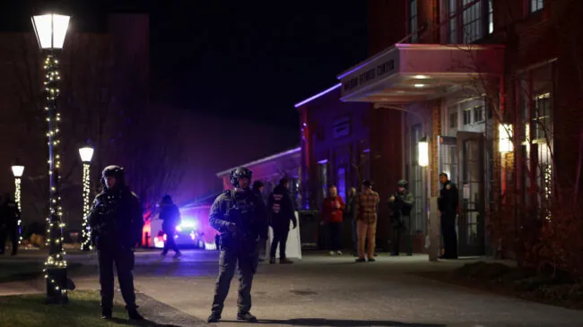 Al menos dos muertos y nueve heridos en un tiroteo en la Universidad de Brown (EEUU)