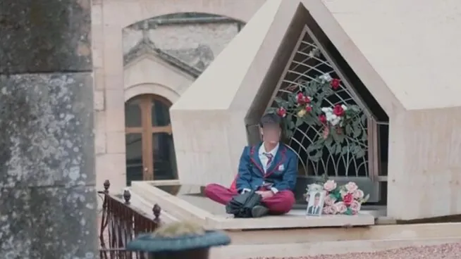 Polémica en Alcoy (Alicante) por un rodaje «para adultos» en la tumba de Camilo Sesto