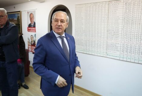 Tomé continúa como alcalde de Monforte (Lugo) y pasará al grupo no adscrito en enero
