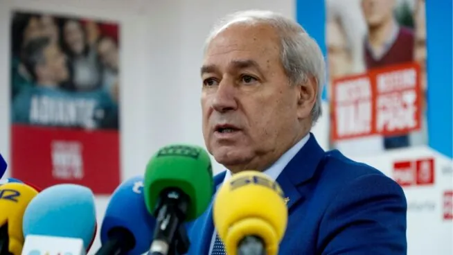 Tomé formaliza su renuncia a presidir la Diputación de Lugo sin entregar su acta