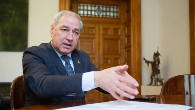 José Tomé oficializa su renuncia a la presidencia de la Diputación de Lugo