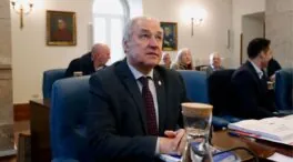 El pleno de la Diputación de Lugo reprueba a José Tomé con los votos de PP y BNG