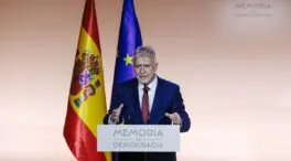 Torres tacha de «lamentable» que Ayuso no invite al Gobierno al acto de la Constitución