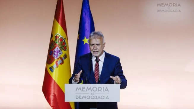 Torres tacha de «lamentable» que Ayuso no invite al Gobierno al acto de la Constitución