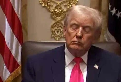 ¿Con qué sueña Trump cuando se duerme en la reunión de Gabinete?