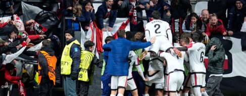 Ultras del Jagiellonia atacan en la carretera un autobús con aficionados del Rayo Vallecano