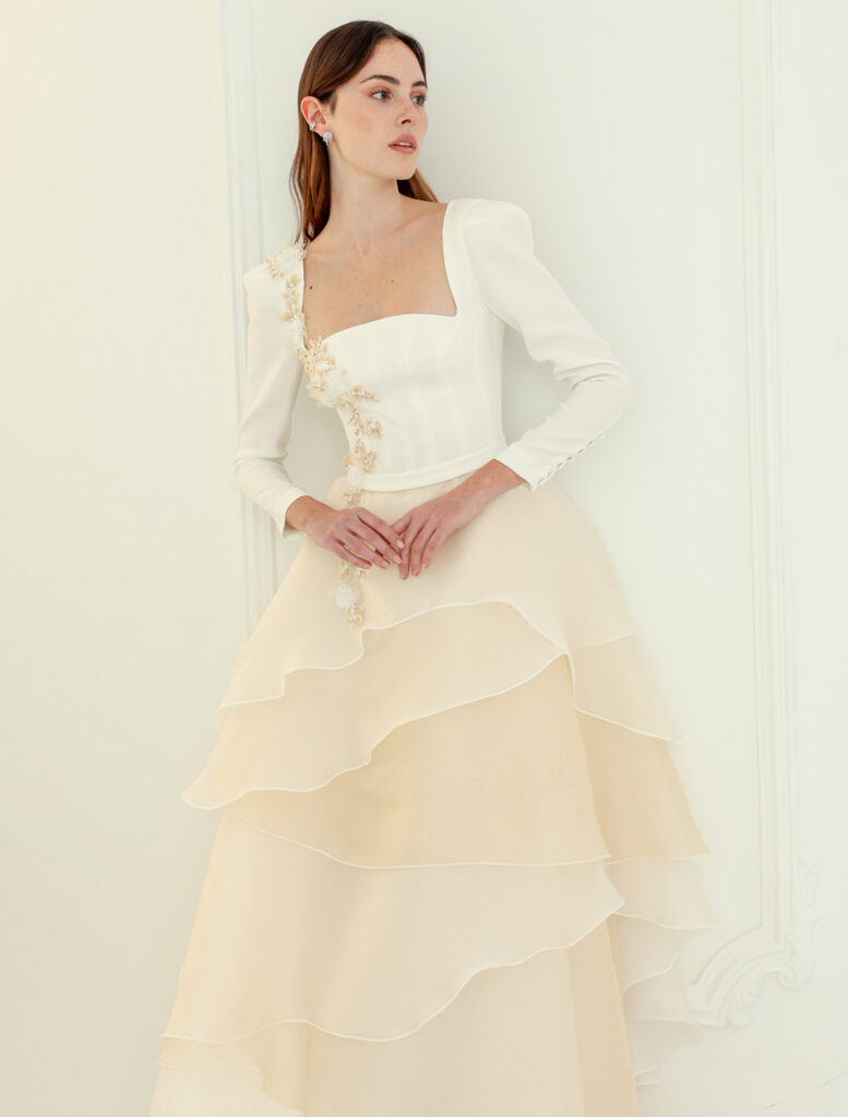 Vestido de novia de manga larga de Claro Couture